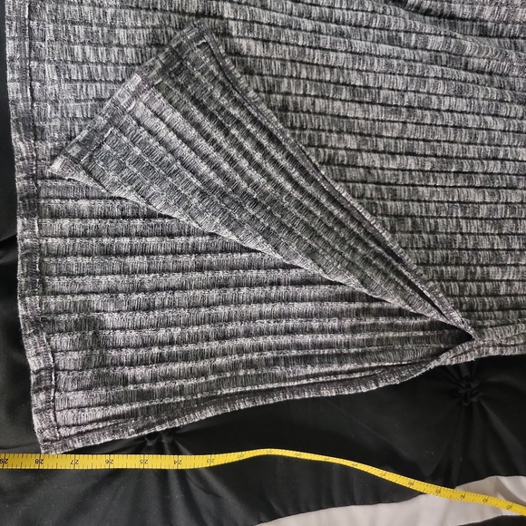 Kosmios Gray Two piece knit set w/lil flare legs.  Top has suits on both side - Picture 4 of 11